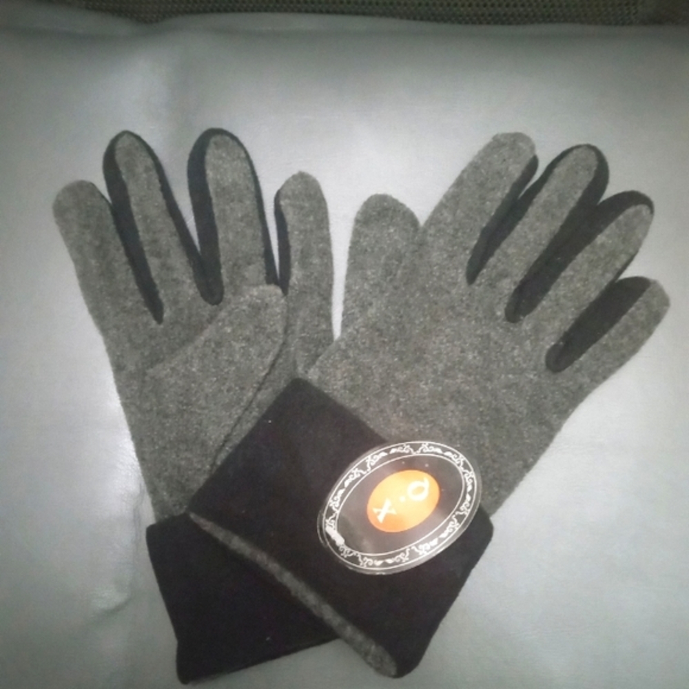 Stylish X.Q Gray and Black Gloves